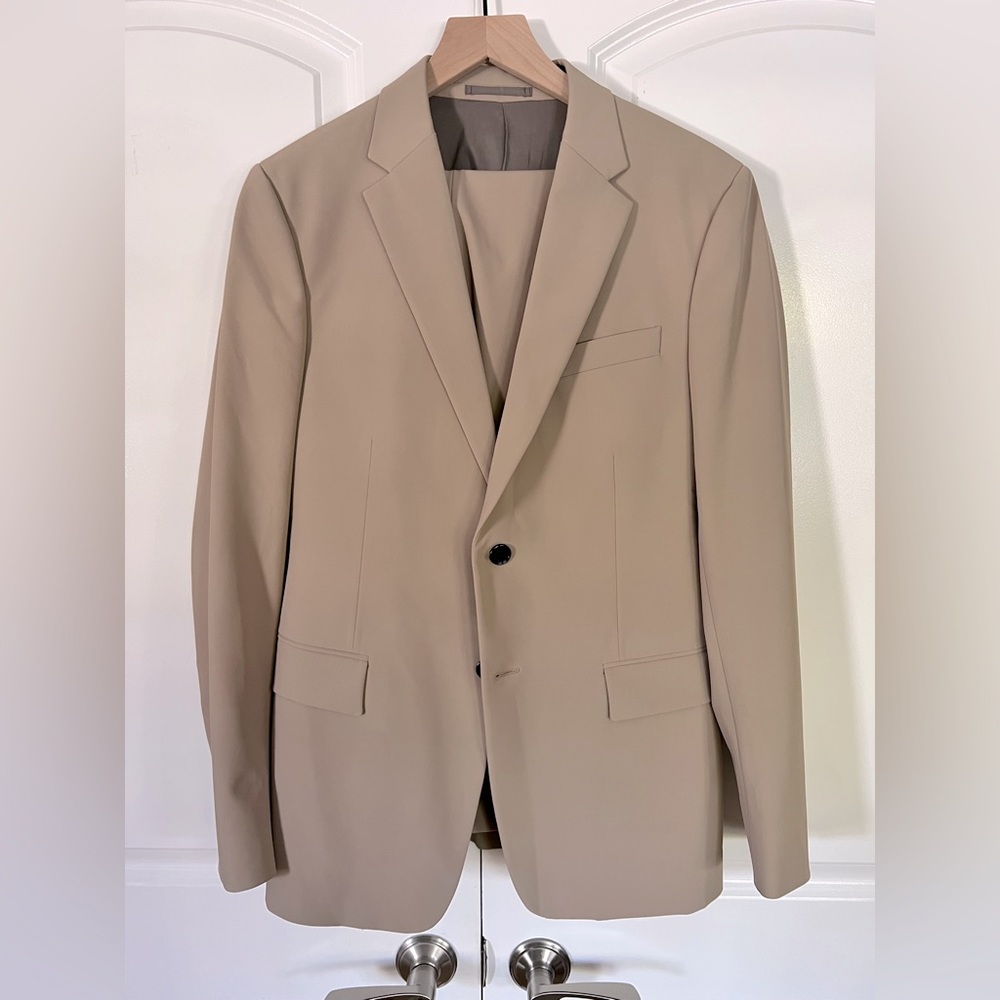 Theory Men’s Saronni Tech Suit